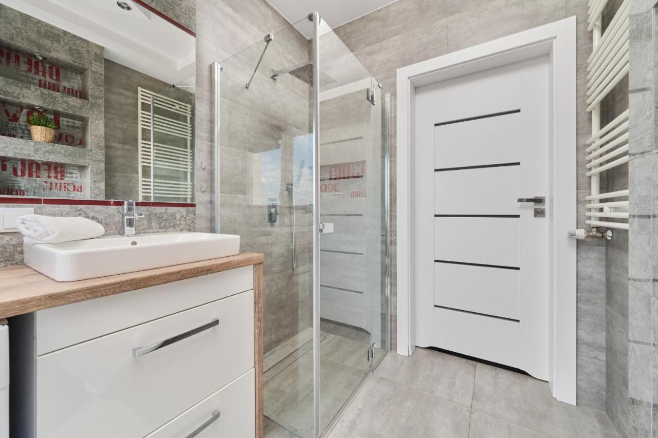 Stylish Kosciuszki Apartaments Near The Market Square With Free Garage Wroclaw By Noclegi Renters Εξωτερικό φωτογραφία