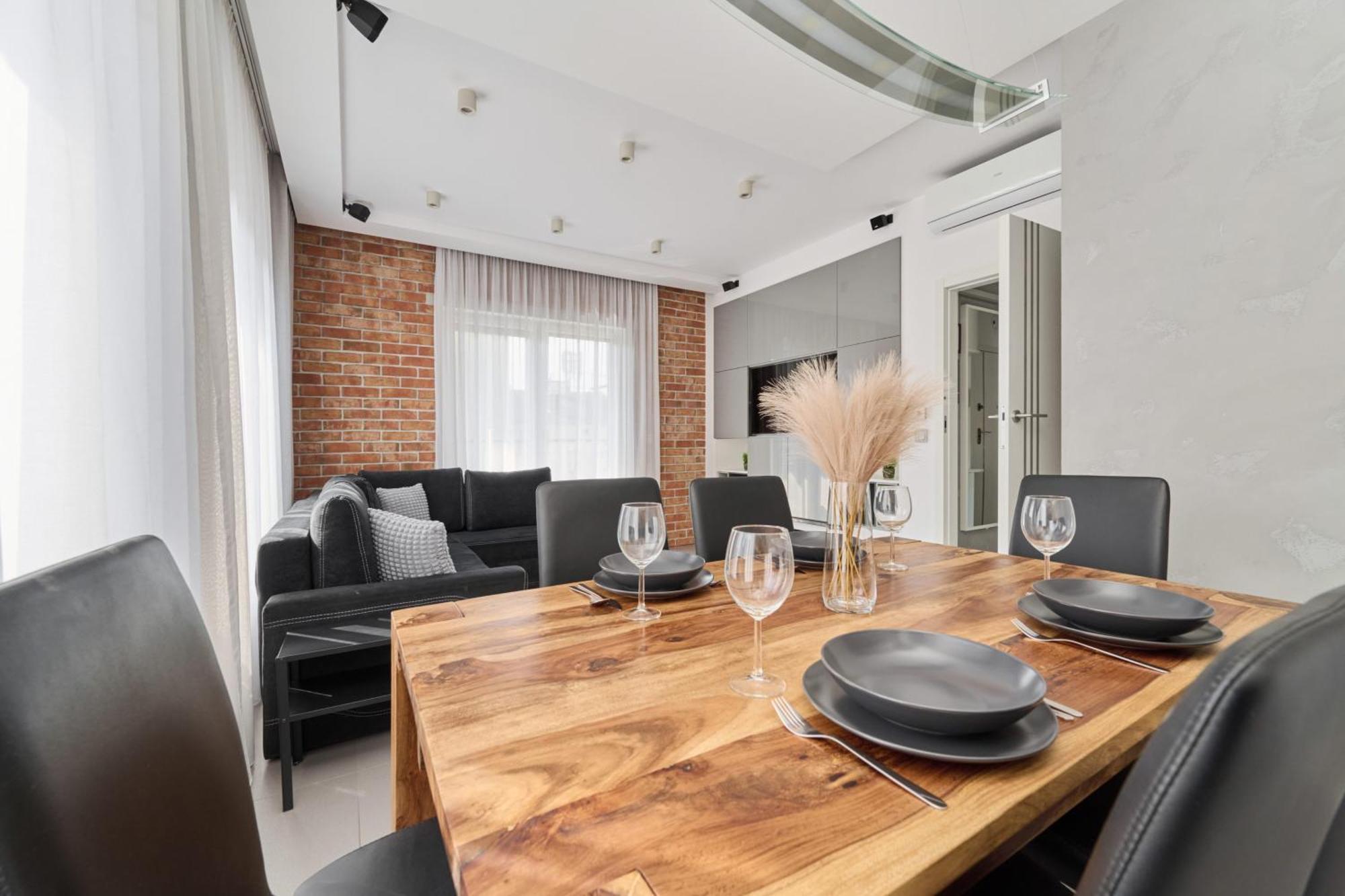 Stylish Kosciuszki Apartaments Near The Market Square With Free Garage Wroclaw By Noclegi Renters Εξωτερικό φωτογραφία